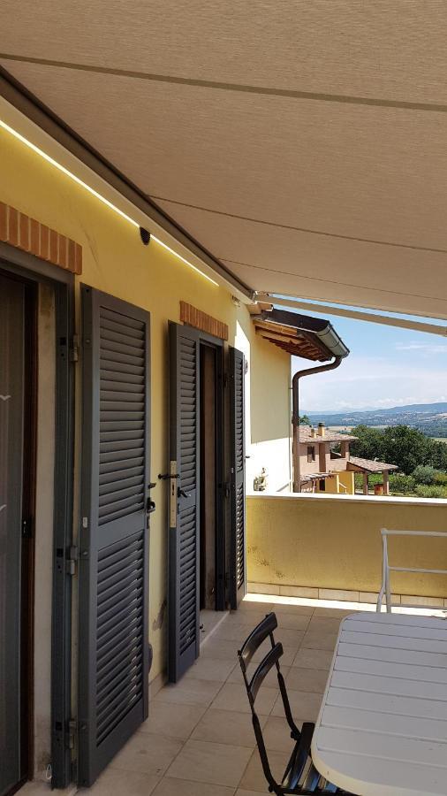La Casa Di Marco E Lorella Fratta Todina Dış mekan fotoğraf